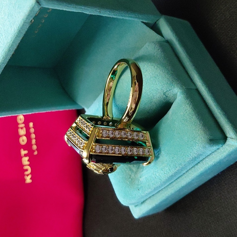 KURT GEIGER LONDON Elegant  Statement Ring Size9 - Picture 5 of 8